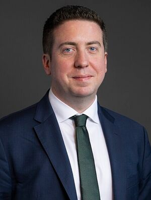 리암 콘론 초상화.jpg